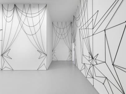 Julian Goethe Extended Version 2010 Rope, metal Grösse variabel/ Photo A.Burger,Zurich